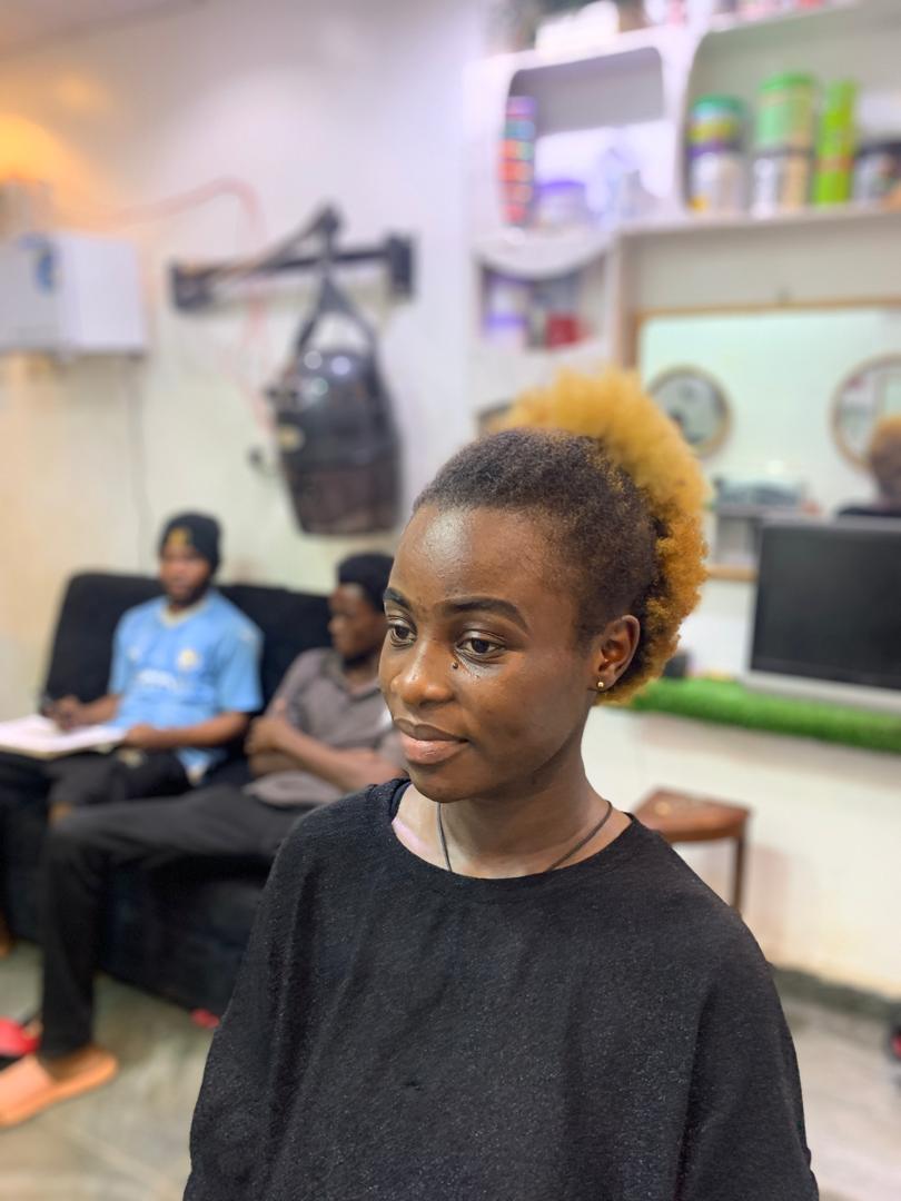 /Gold at the tip of hair #client